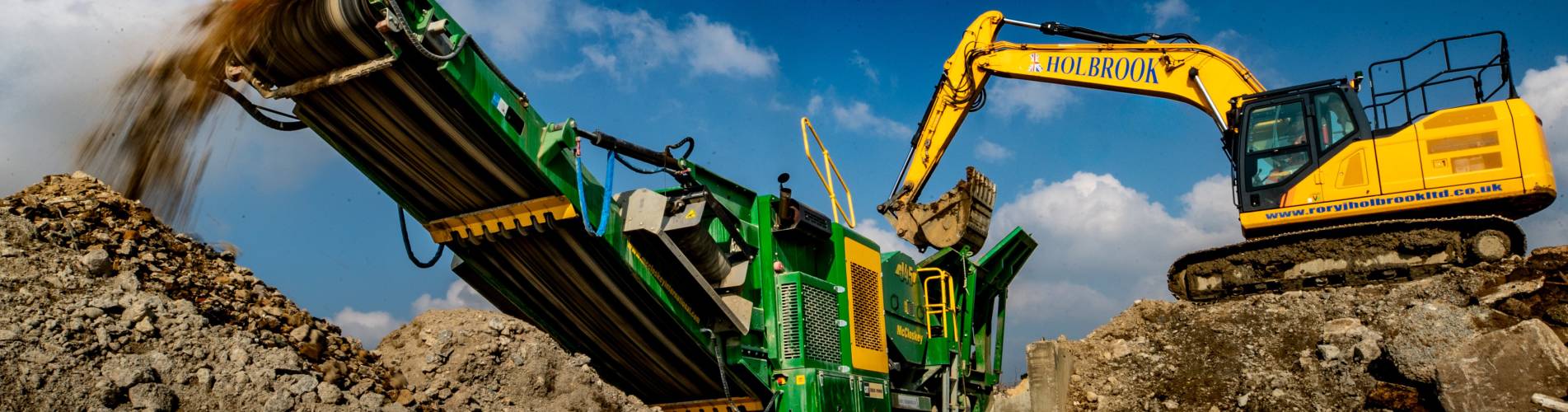 Self loading vehicle recycling muckaway